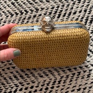 Skull Clutch
